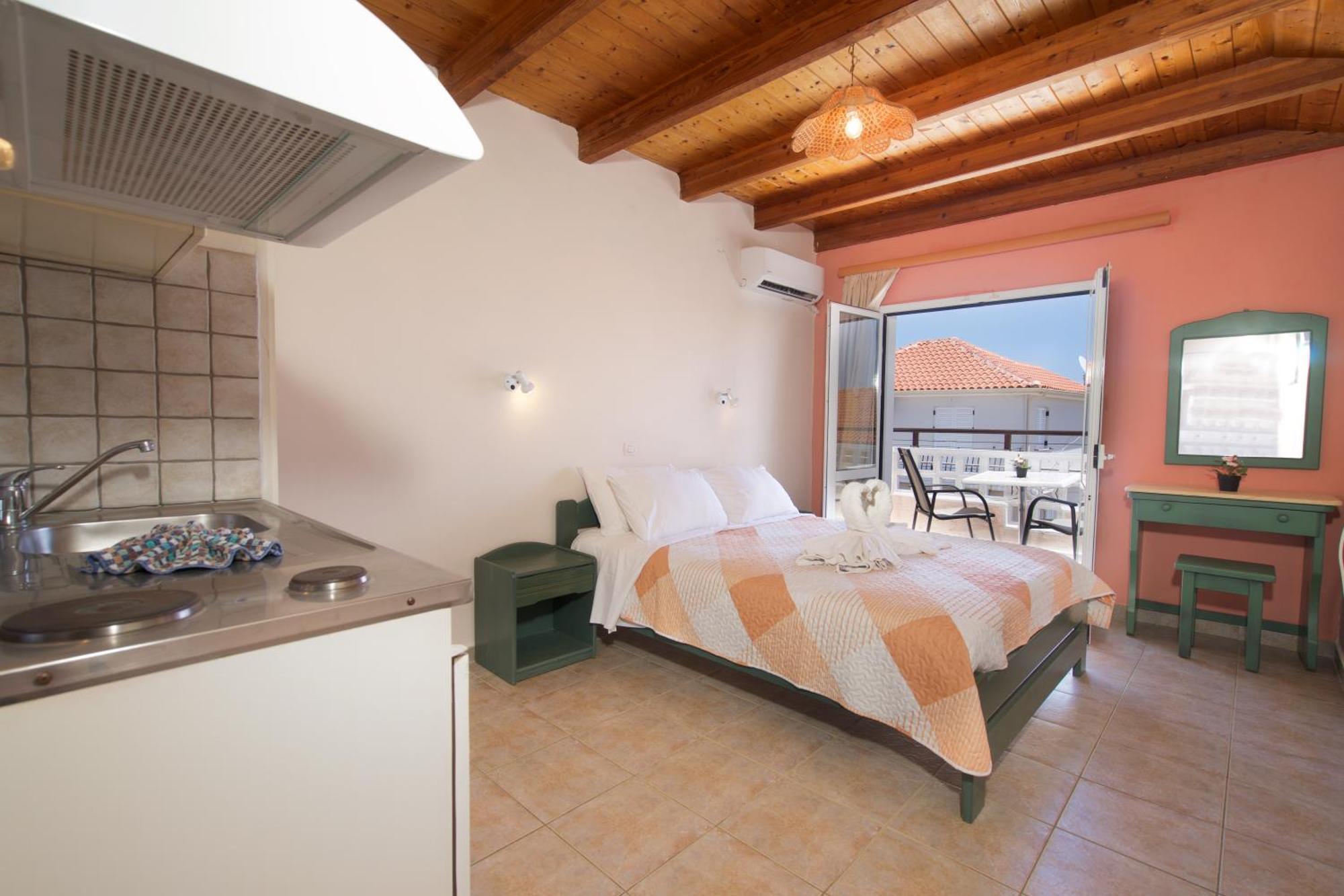 Theodora Studios & Apartments Skala  المظهر الخارجي الصورة
